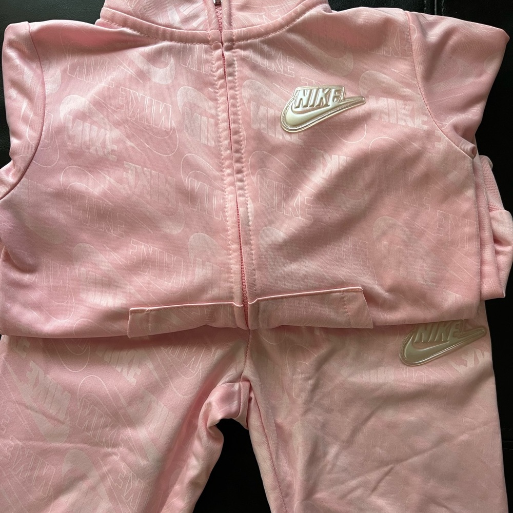 Nike jogging suit